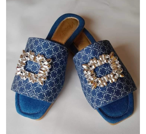 Sandalia Celeste con Broche