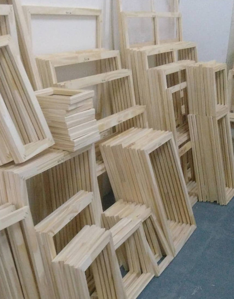 Bastidores de madera de pino curada. Medida 24 * 64"  Grosor 2 cm. Ancho 3 cm.
