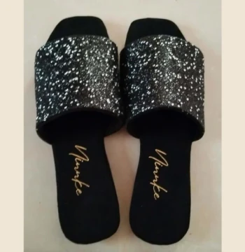 Sandalias Negras Brillantes