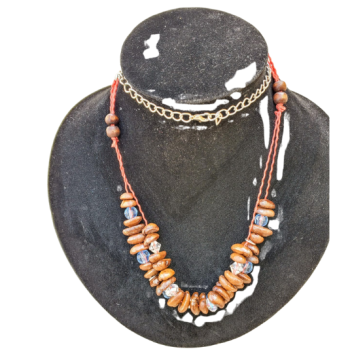 Collar artesanal con granos de café