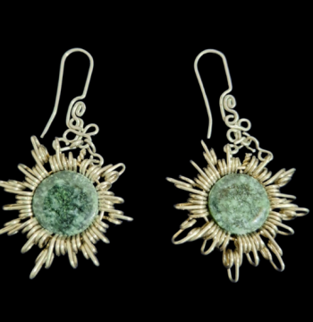 Aretes de alambre en jade, en forma de sol
