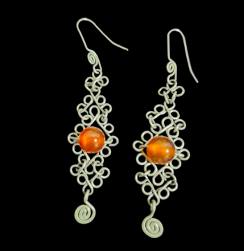 Aretes en alambre con piedra cornalina
