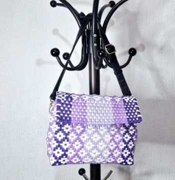 Bolso en tonos lila y morado
