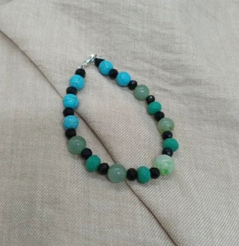 Pulsera de cuentas verde