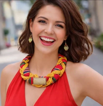 Set de collar y aretes Trenza Viva color amarillo y rojo