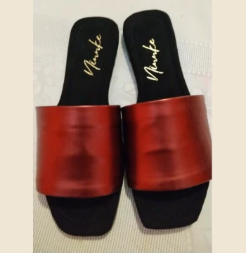 Sandalia vino tinto nacarada talla 35