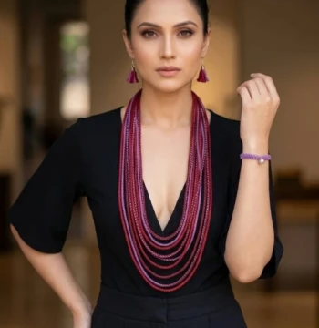 Set de collar, aretes y pulsera Chilascó color vino con morado