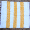 Servilleta blanco con amarillo
