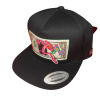 Gorra "bélica" con imagen frontal y pin de Estados Unidos