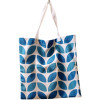 Bolsa de tela estampada en tonos celeste