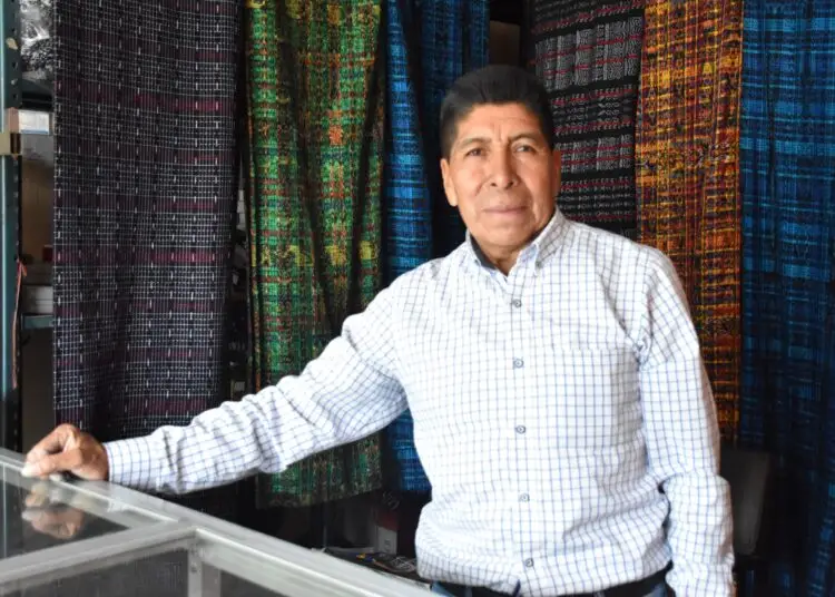 Carlos emprendió una fábrica de textiles – SoyMigrante.com REVISTA