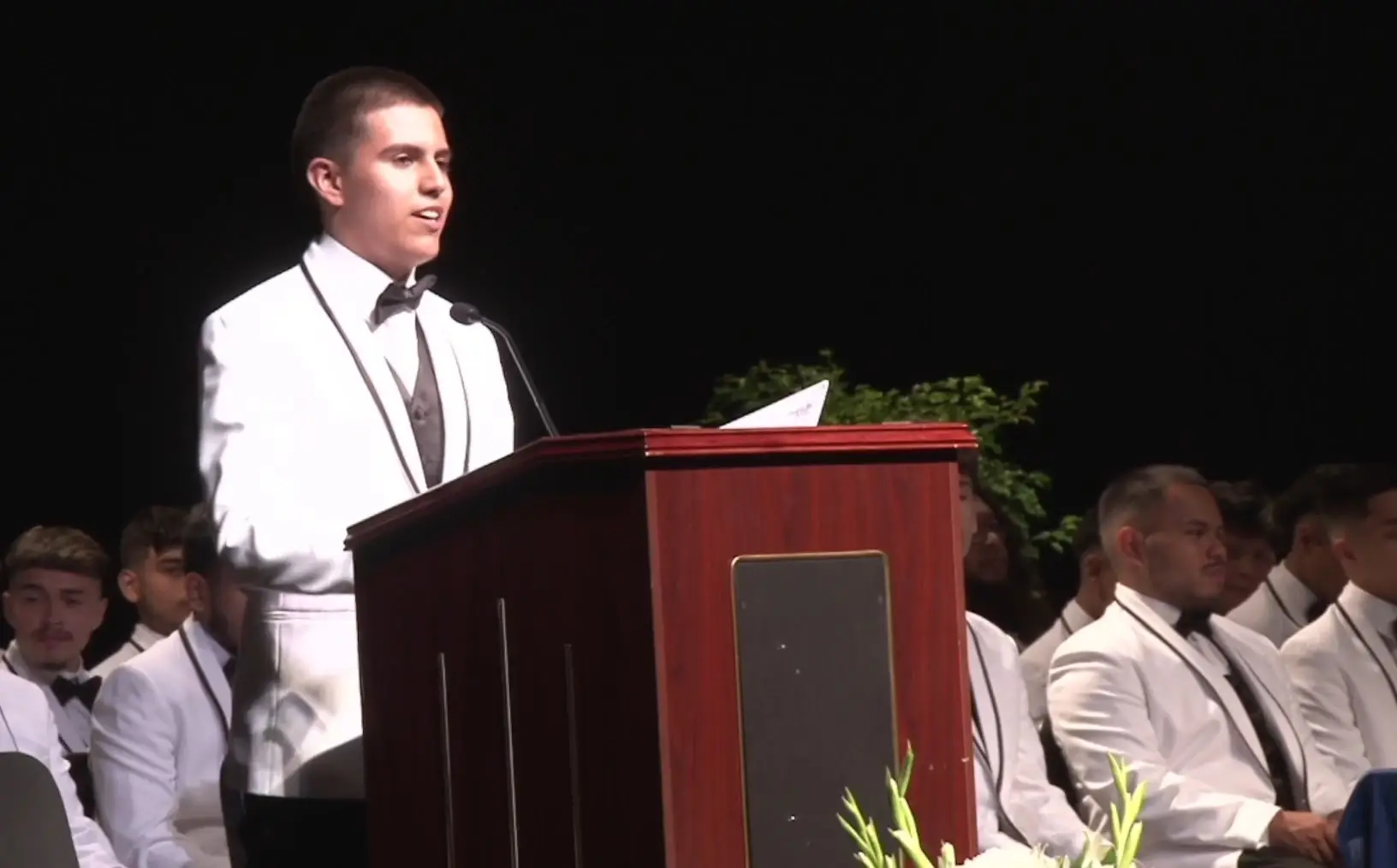 Migrante guatemalteco,  el mejor graduado de una High School de Texas, relata su vivencia
