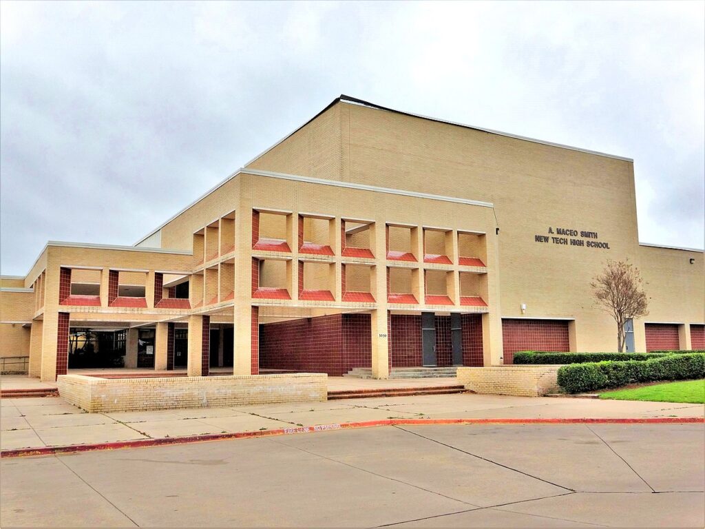 Raúl López, joven guatemalteco que se graduó como el mejor de su clase en la High School Maceo Smithm de Dallas (3) – SoyMigrante.com REVISTA – SoyMigrante.com REVISTA