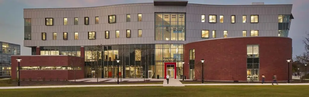 Ervin estudió ingeniería mecánica en la Universidad Rutgers, de Nueva Jersey. – SoyMigrante.com REVISTA Ervin estudió ingeniería mecánica en la Universidad Rutgers, de Nueva Jersey. – SoyMigrante.com REVISTA