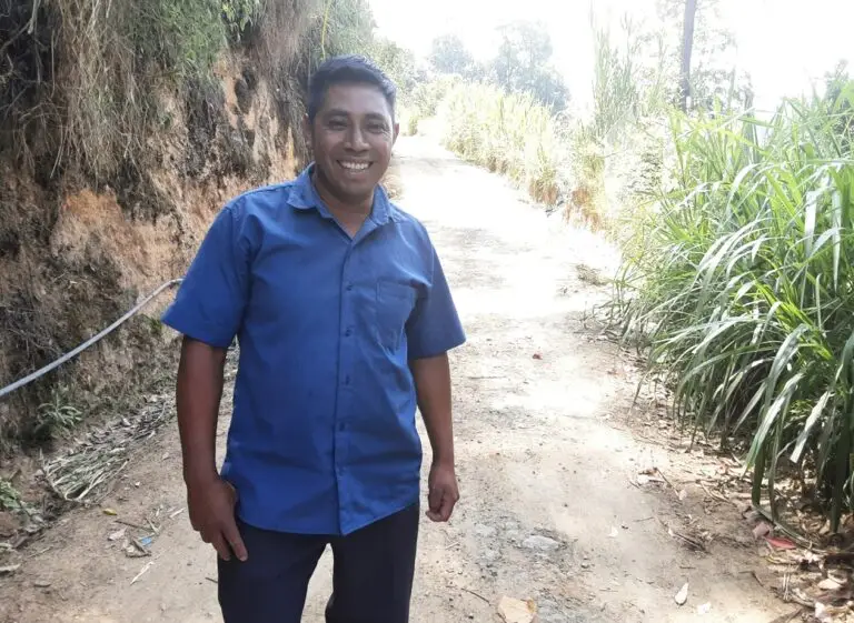 Santos Ramírez es un migrante guatemalteco que logró trabajar en Pensilvania y luego regresar con su familia a su aldea natal en San Juan Comalapa, Chimaltenango. – SoyMigrante.com REVISTA