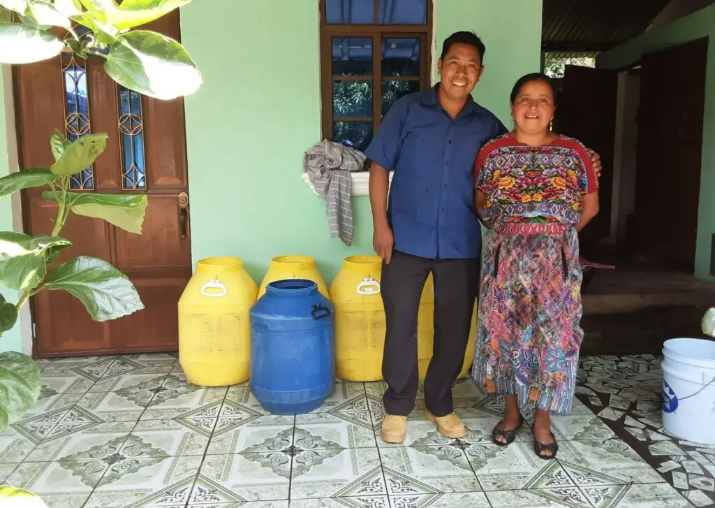 Santos comenzó junto con su esposa un emprendimiento de producción de queso artesanal.