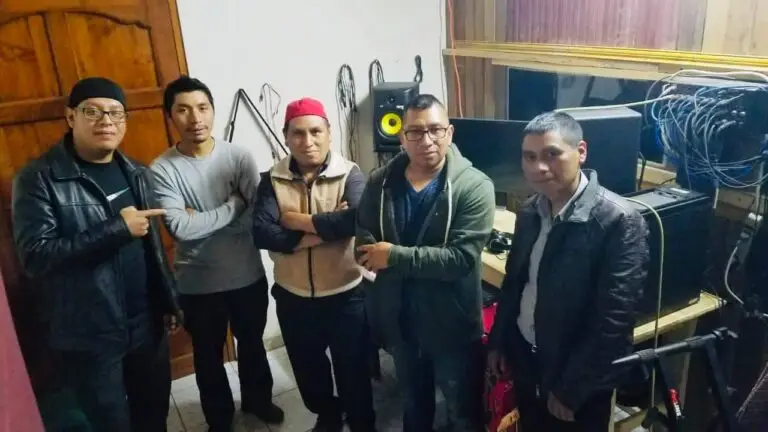 Artistas de diversos géneros musicales acuden a grabar canciones en el estudio de Édgar Gutiérrez