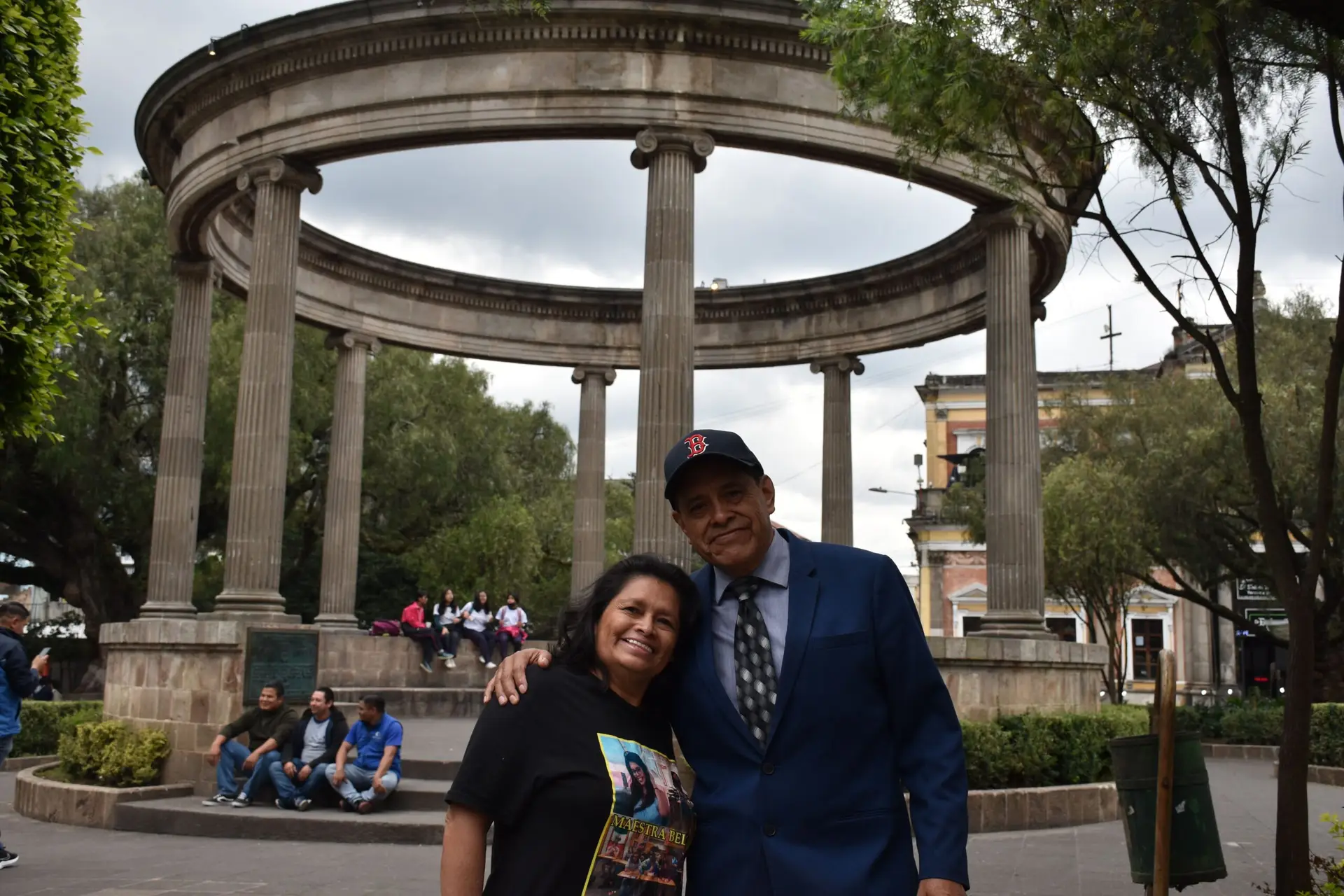 Esposos Coti son migrantes guatemaltecos se enamoraron bajo la luna de Xelajú, Quetzaltenango, ella se fue como migrante y él decidió seguirla, se casaron luego de tres años – SoyMigrante.com REVISTA