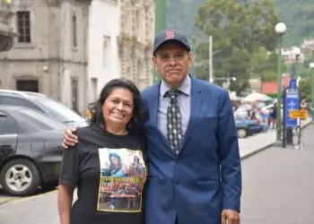 Formaron una familia integrada por Laura, Yonathan y Elizabeth, los esposos disfrutan cada vez que regresan a Guatemala, el calor de familiar y de las tradiciones
