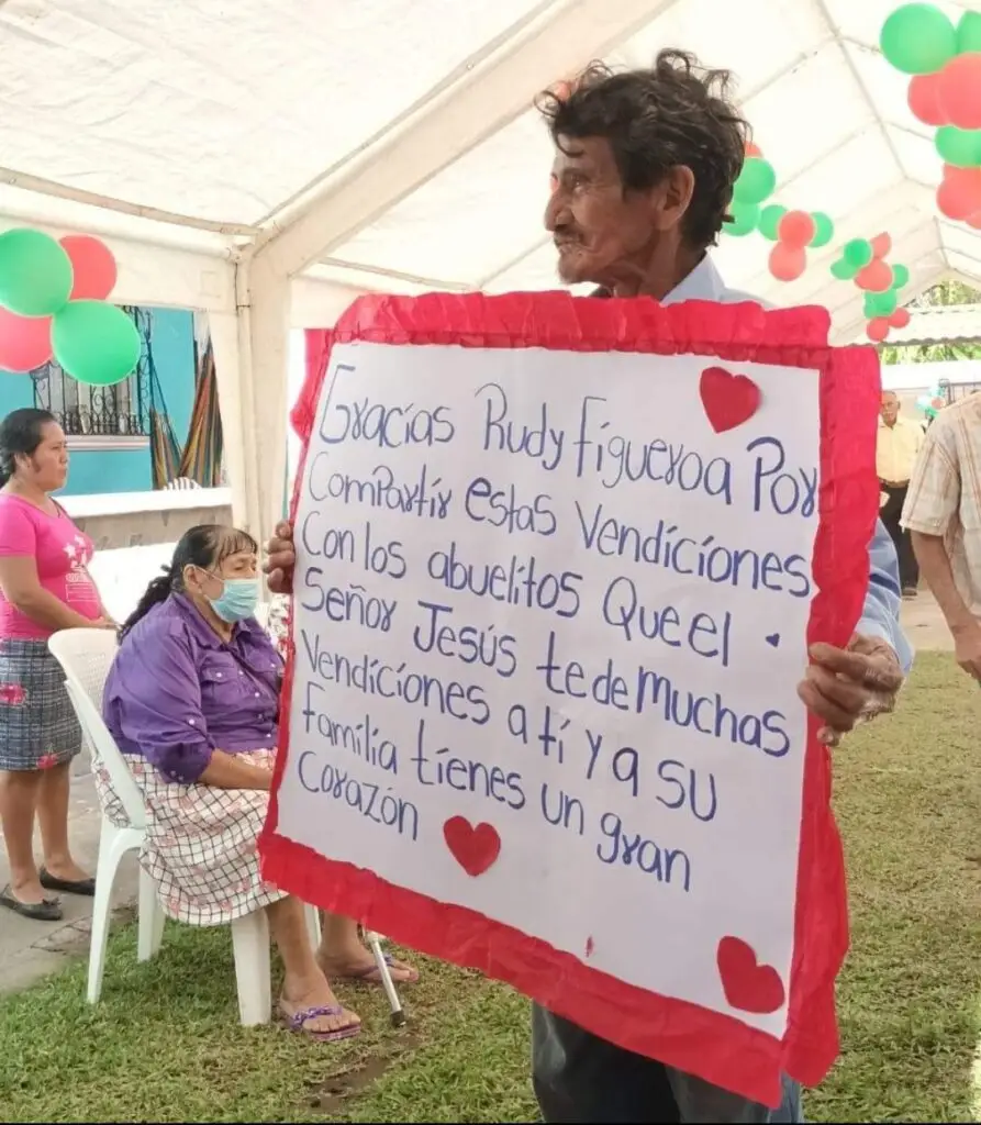 Se ha ganado el cariño y respeto de la aldea, a distancia varios muestran alegría y agradecimiento – SoyMigrante.com REVISTA Se ha ganado el cariño y respeto de la aldea, a distancia varios muestran alegría y agradecimiento – SoyMigrante.com REVISTA