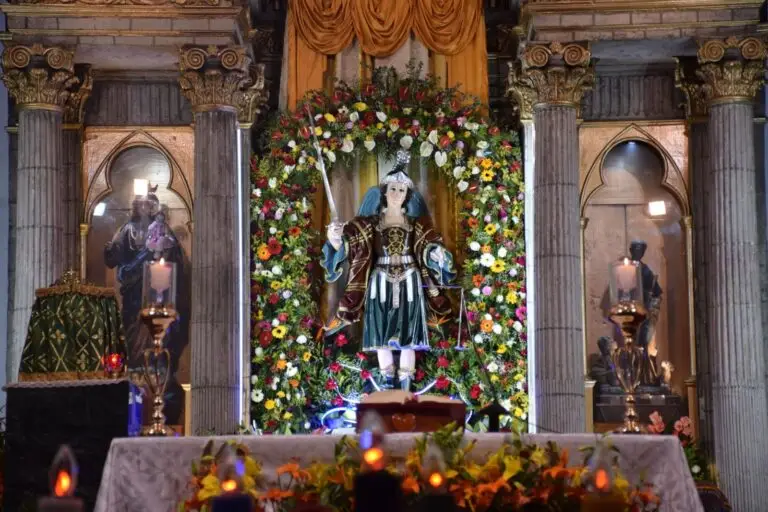 La imagen de San Miguel Arcangel es considerado patrono en especial de quienes radican en Estados Unidos por su lugar de origen