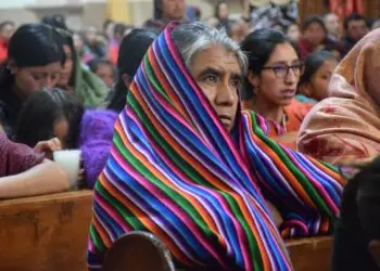 Las celebraciones de misa acuden familiares madres, esposas e hijos de migrantes guatemaltecos