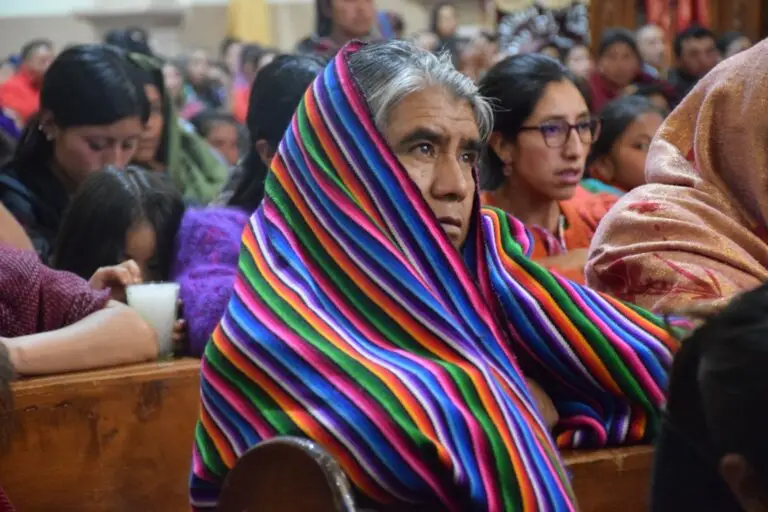 Las celebraciones de misa acuden familiares madres, esposas e hijos de migrantes guatemaltecos