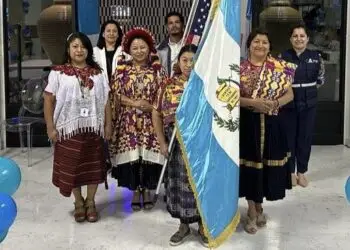 Migrantes guatemaltecos, al igual que millonees de connacionales en el país, acudieron a las citas cívicas del 25 de junio y 20 de agosto. Votaron, decidieron y las misiones de observación electoral certificaron que no hubo anomalías ni indicio alguno de fraude.