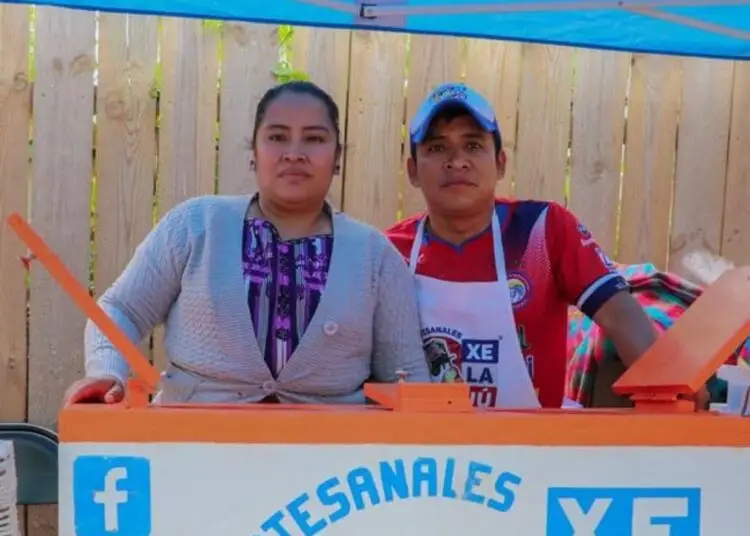 Helados migrantes Xelajú y sus fundadores los migrantes guatemaltecos Elías Rojas y Marleny Pérez.