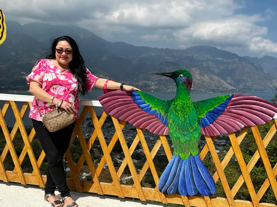 Silvia Obregón de Booth regresa con frecuencia a Guatemala, en busca de sus raíces para continuar con mayor convicciión sus proyectos en Nueva York. – SoyMigrante.com REVISTA – SoyMigrante.com REVISTA