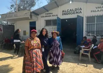 Limary Gramajo es hija de migrantes guatemaltecos, Gracias al apoyo de becas y prestamos estudiantiles Limary estará a punto de graduarse como ginecóloga obstetra. Desde que supo de la misión en Guatemala se motivo a reunir insumos para las comunidades a las que se realizaba la jornada con el apoyo de la comunidad migrante guatemalteca radicada en Oklahoma