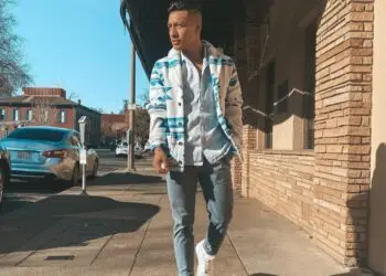 Mawil Soluna migrante guatemalteco presentador en Telemundo