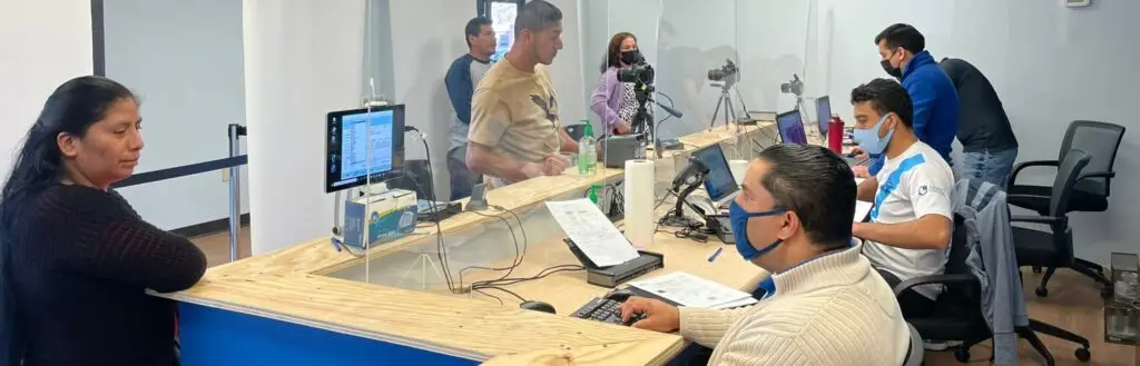En Raleigh, Carolina del Norte, EE. UU., Guatemala instaló un consulado para atender trámites migratorios de connacionales.