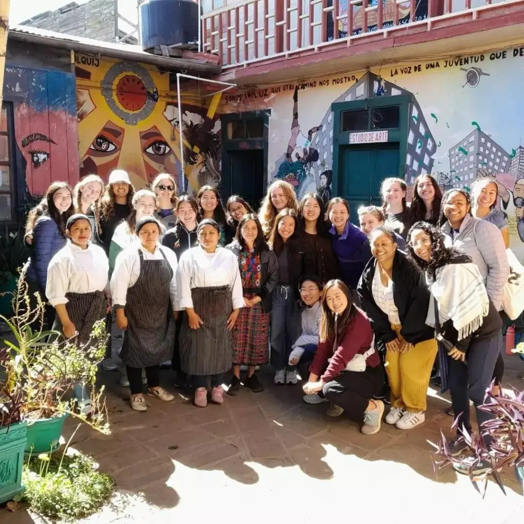 La red migrante se agencia de fondos de donaciones y de capacitaciones en Guatemala y el extranjero.