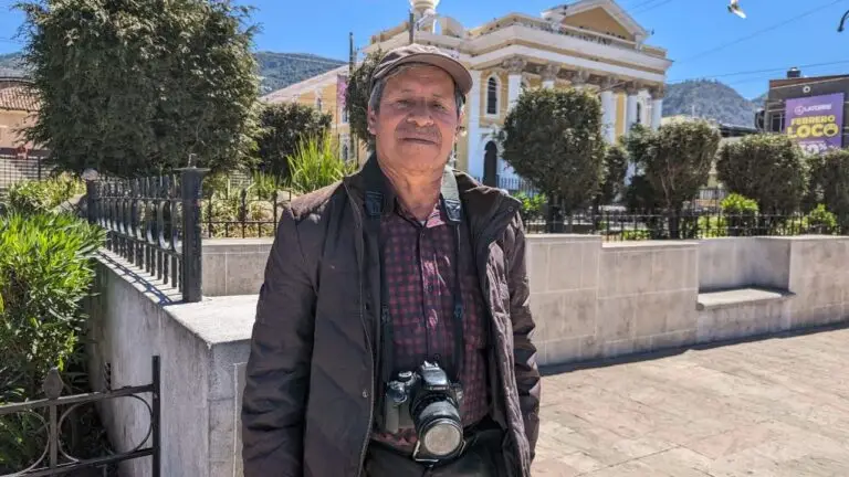 Don Daniel Caniz es un fotógrafo que aprendió este oficio por necesidad, sin embargo el talento y la creatividad las traía desde pequeño