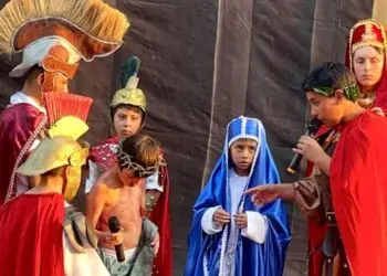 fffdff – SoyMigrante.com REVISTA Semana Santa guatemalteca: Vía Crucis infantil en Huehuetenango