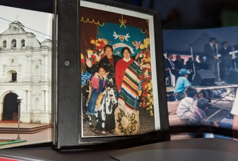 referencia – SoyMigrante.com REVISTA Las fotografías llevan consigo el calor y la cercanía de aquellos que están lejos pero siempre presentes en el corazón. – SoyMigrante.com REVISTA