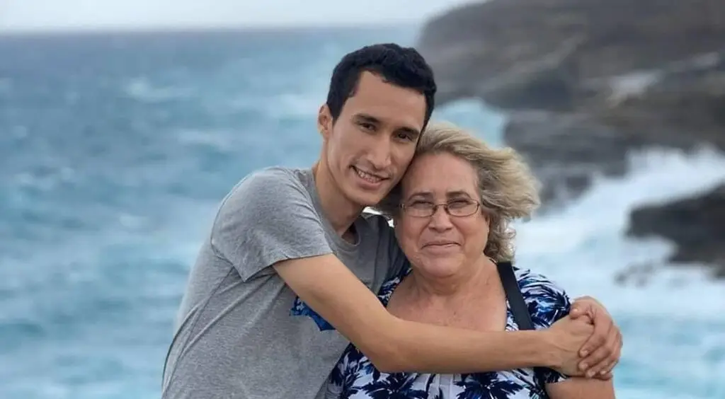 Además de promover un mejor cultivo de café de calidad en Santa Rosa, Zamora Coffee también impulsa actividades culturales en Oregon, como un puente entre comunidades. Así lo expresa Héctor Mejía Zamora, fundador, quien dedicó el nombre de la marca a su mamá Herminia Zamora.