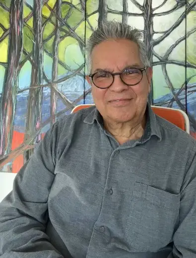 El arquitecto Carlos Martínez recomienda a los jóvenes en Guatemala y migrantes en cualquier país,a perseguir sus sueños a pesar de las barreras y las dificultades. – SoyMigrante.com REVISTA El arquitecto Carlos Martínez recomienda a los jóvenes en Guatemala y migrantes en cualquier país,a perseguir sus sueños a pesar de las barreras y las dificultades. – SoyMigrante.com REVISTA