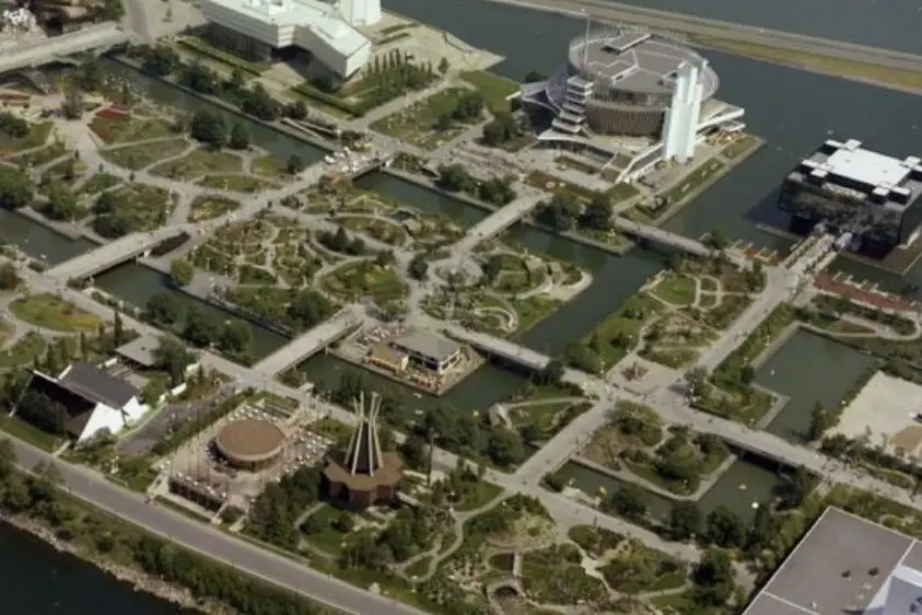 La Exposición Floralía de Canada en 1980 fue el primer gran proyecto en el que participó Carlos Martínez y que le abrió el camino hacia la arquitectura paisajística (2)