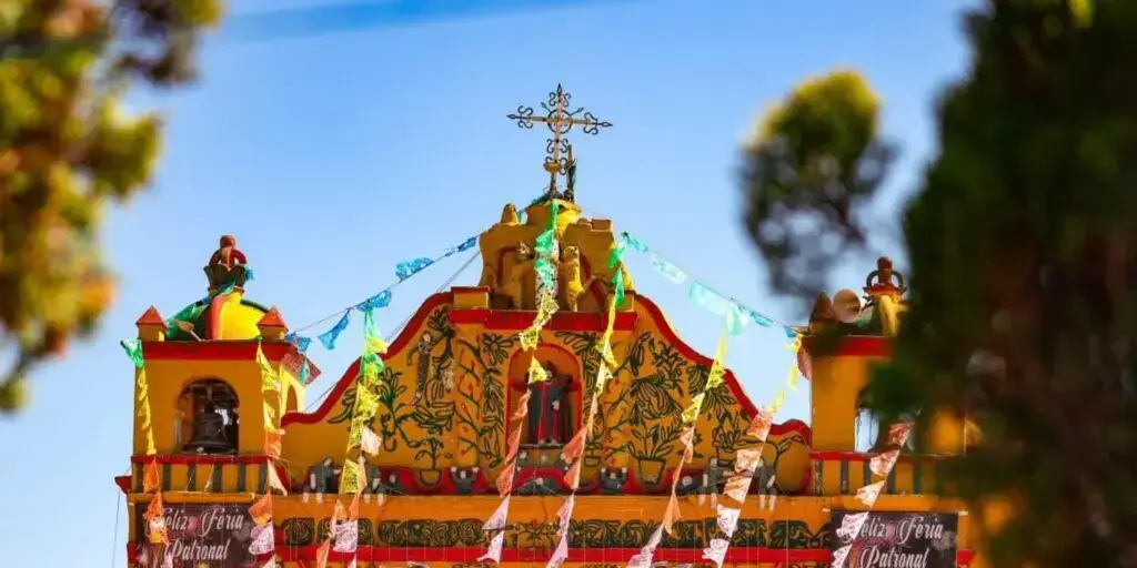 La iglesia de San Andrés Xecul, Totonicapán, fue edificada a finales del siglo XVIII. (Foto tomada de internet) (141) – SoyMigrante.com REVISTA La iglesia de San Andrés Xecul, Totonicapán, fue edificada a finales del siglo XVIII. (Foto tomada de internet) ( – SoyMigrante.com REVISTA