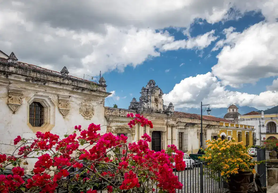 Poema a Guatemala: “Salve dulce y querida Patria”, de Rafael Landívar