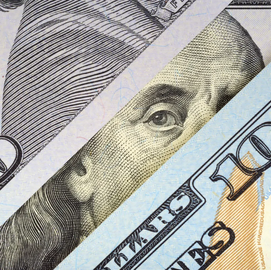 Dinero estadounidense, billetes de cien dólares, detalle de la moneda, concepto de economía y finanzas en EE. UU.