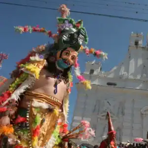 La danza de la Conquista de Rabina Baja Verapaz es una de las expresiones tradicionales del pueblo maya Achi