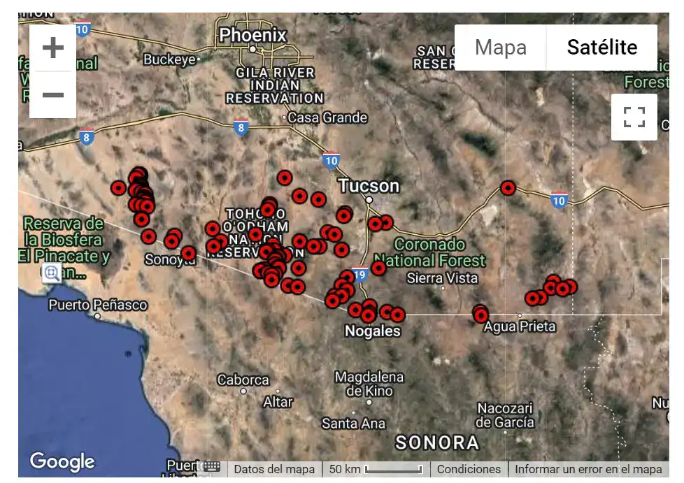 Reseña de la distribución de migrantes en Sonora, destacando la presencia en Nogales, Tucson y áreas cercanas, con puntos rojos en un mapa satelital, evidenciando zonas de interés en la migración en el estado mexicano. – SoyMigrante.com REVISTA