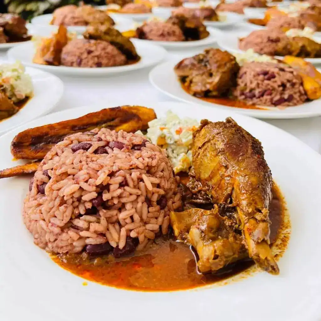 Recetas chapínas: Así se prepara el rice and beans de Izabal – SoyMigrante.com REVISTA Sabor del Caribe guatemalteco: Así se prepara el Rice and Beans de Izabal