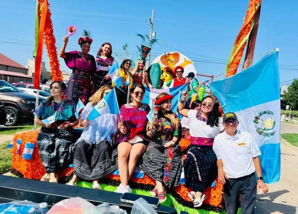 Algarabía, orgullo por Guatemala y respeto por todas nuestras culturas e idiomas. Eso vivimos en el recorrido. – SoyMigrante.com REVISTA Algarabía, orgullo por Guatemala y respeto por todas nuestras culturas e idiomas. Eso vivimos en el recorrido. – SoyMigrante.com REVISTA