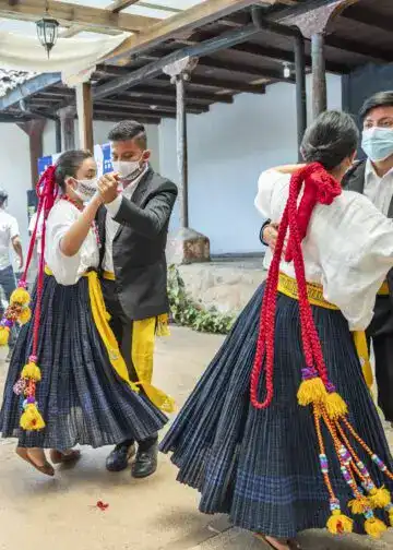 Etnia Q'eqchi en Coban, Bailadores de Carcha Foto ABel Juarez} – SoyMigrante.com REVISTA Pueblo Q'eqchi' es el idioma maya con mayor cifra de hablantes – SoyMigrante.com REVISTA