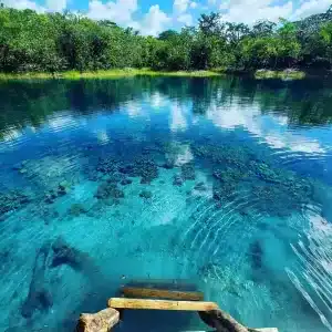 Explorando y descubriendo la Laguna Cráter Azul en Guatemala