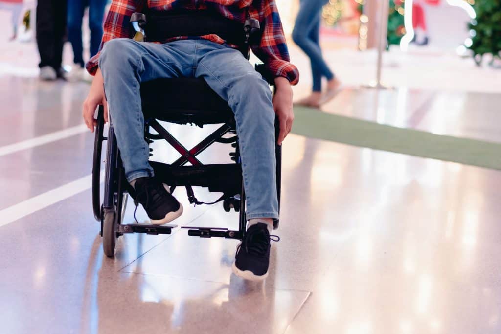 Acceso inclusivo en espacios públicos para personas con discapacidad en el contexto de la revista SoyMigrante.com REVISTA. – SoyMigrante.com REVISTA